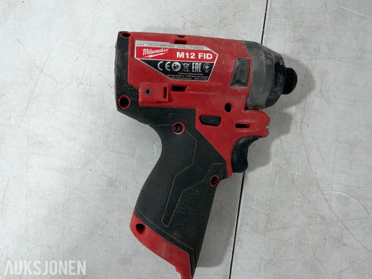 Parti Milwaukee M18/M12 elektroverktøy, støvsugere, batterier og ladere