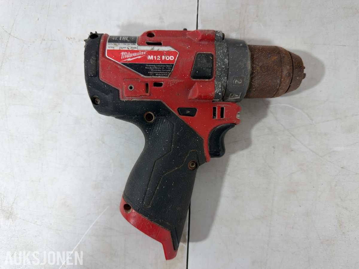 Parti Milwaukee M18/M12 elektroverktøy, støvsugere, batterier og ladere
