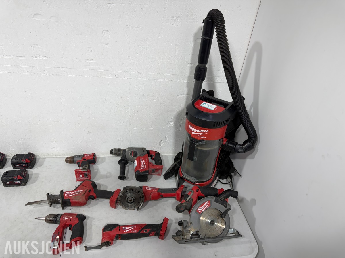 Parti Milwaukee M18/M12 elektroverktøy med batterier og ladere
