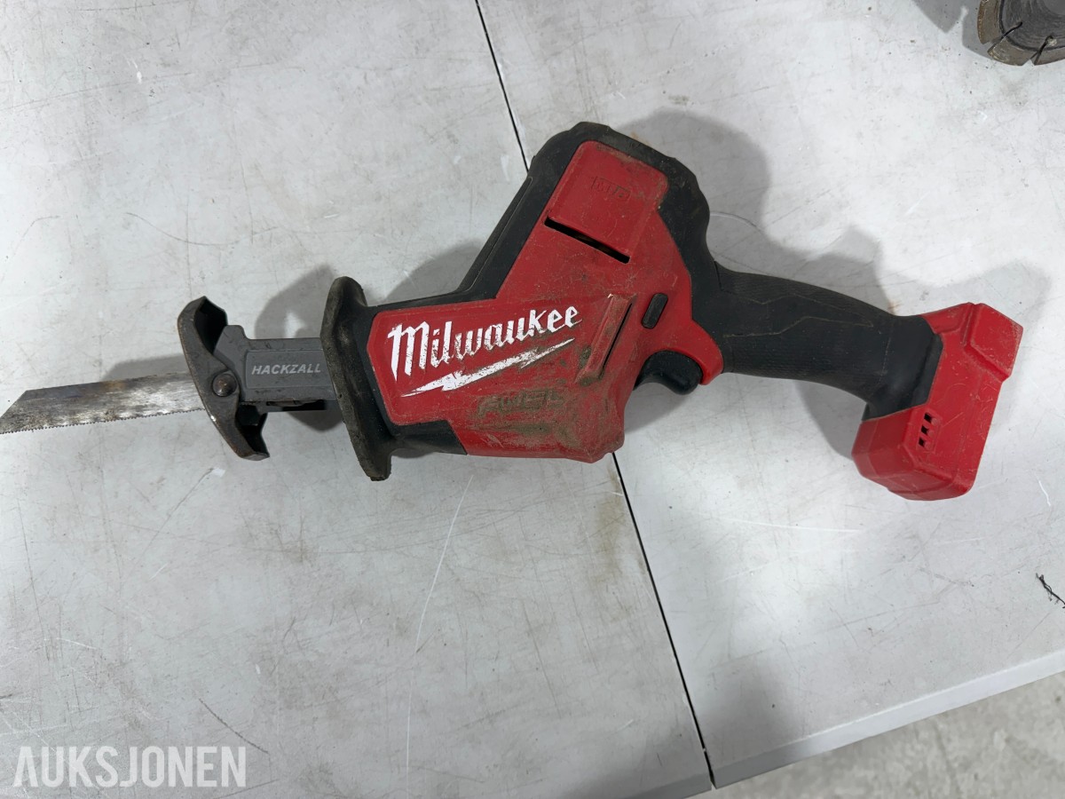 Parti Milwaukee M18/M12 elektroverktøy med batterier og ladere