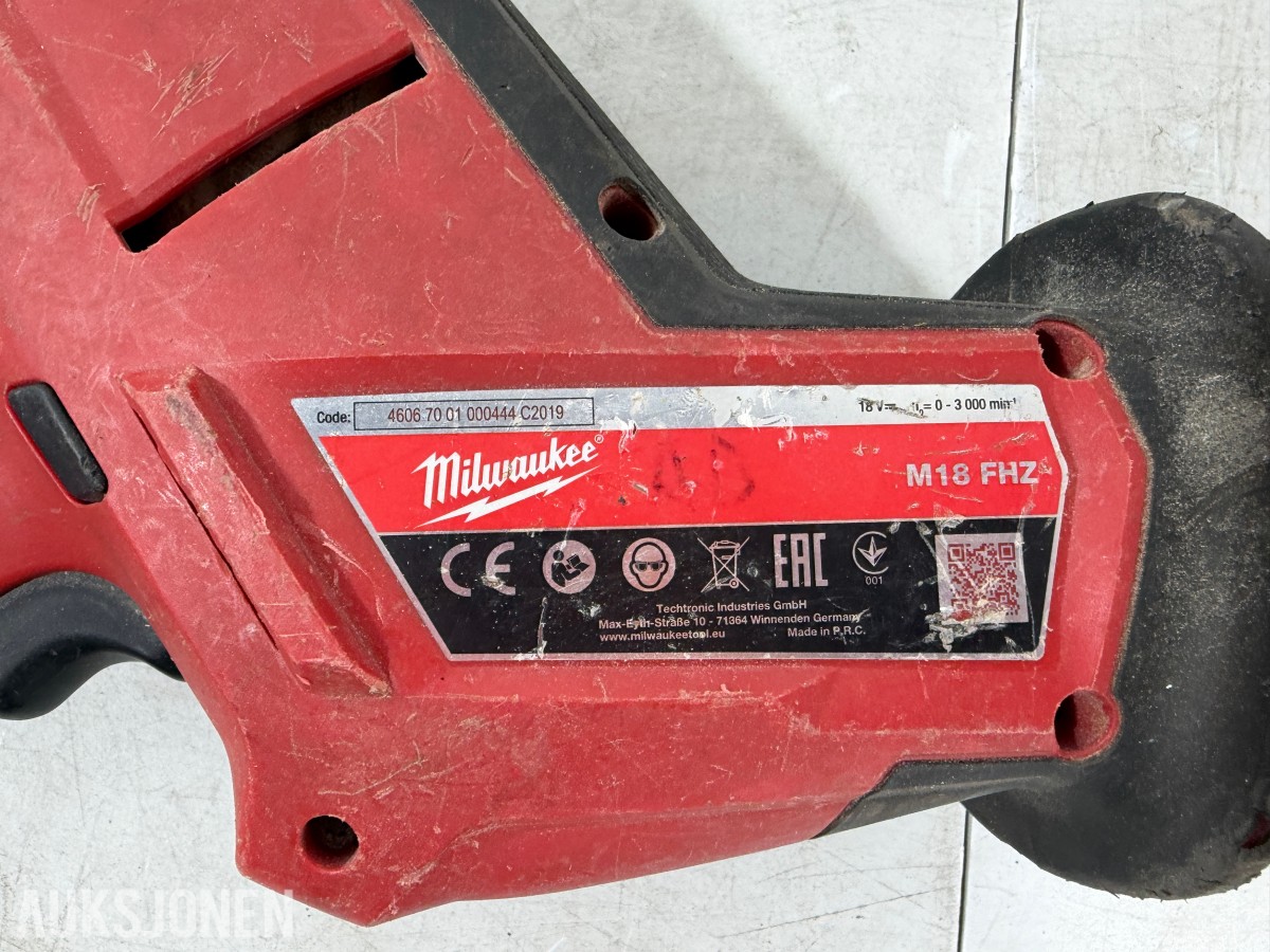 Parti Milwaukee M18/M12 elektroverktøy med batterier og ladere