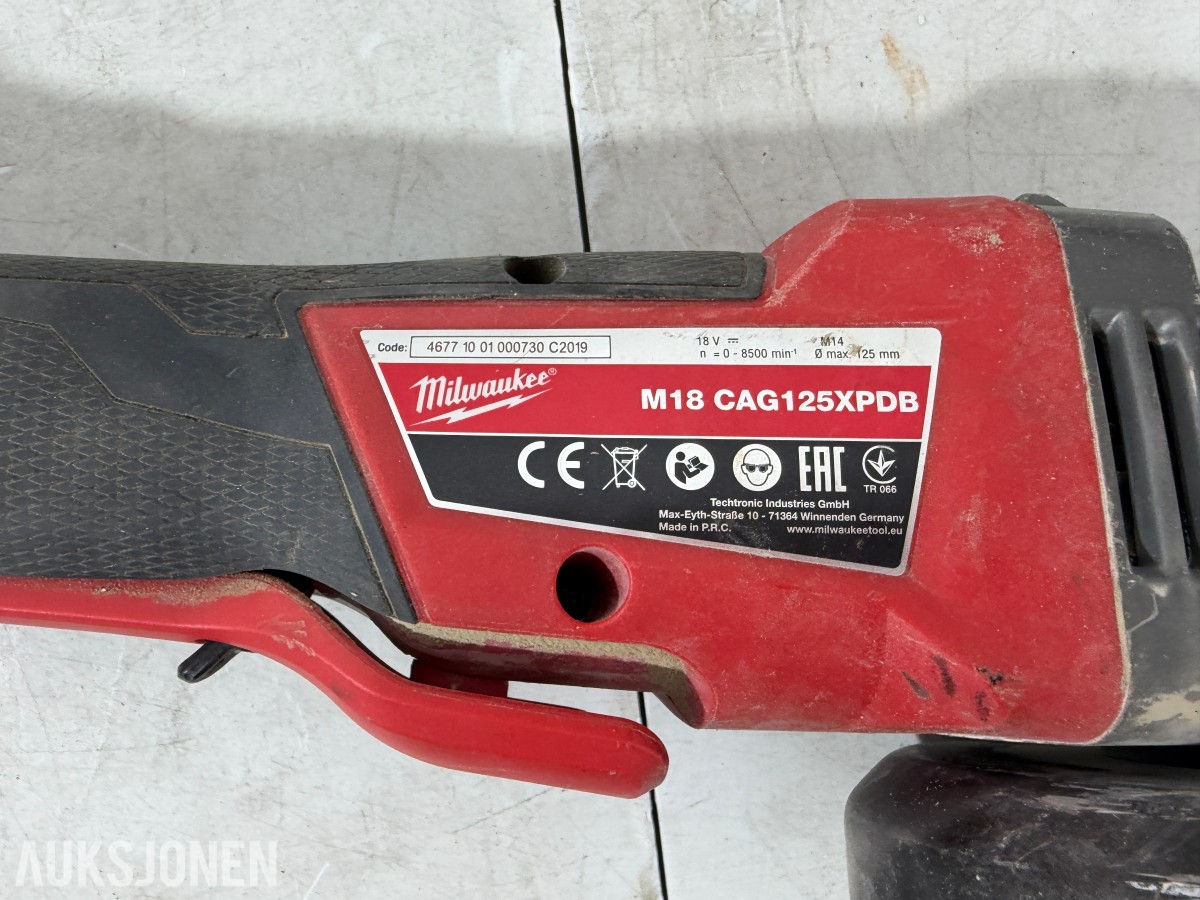 Parti Milwaukee M18/M12 elektroverktøy med batterier og ladere