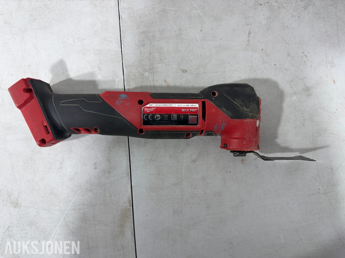 Parti Milwaukee M18/M12 elektroverktøy med batterier og ladere