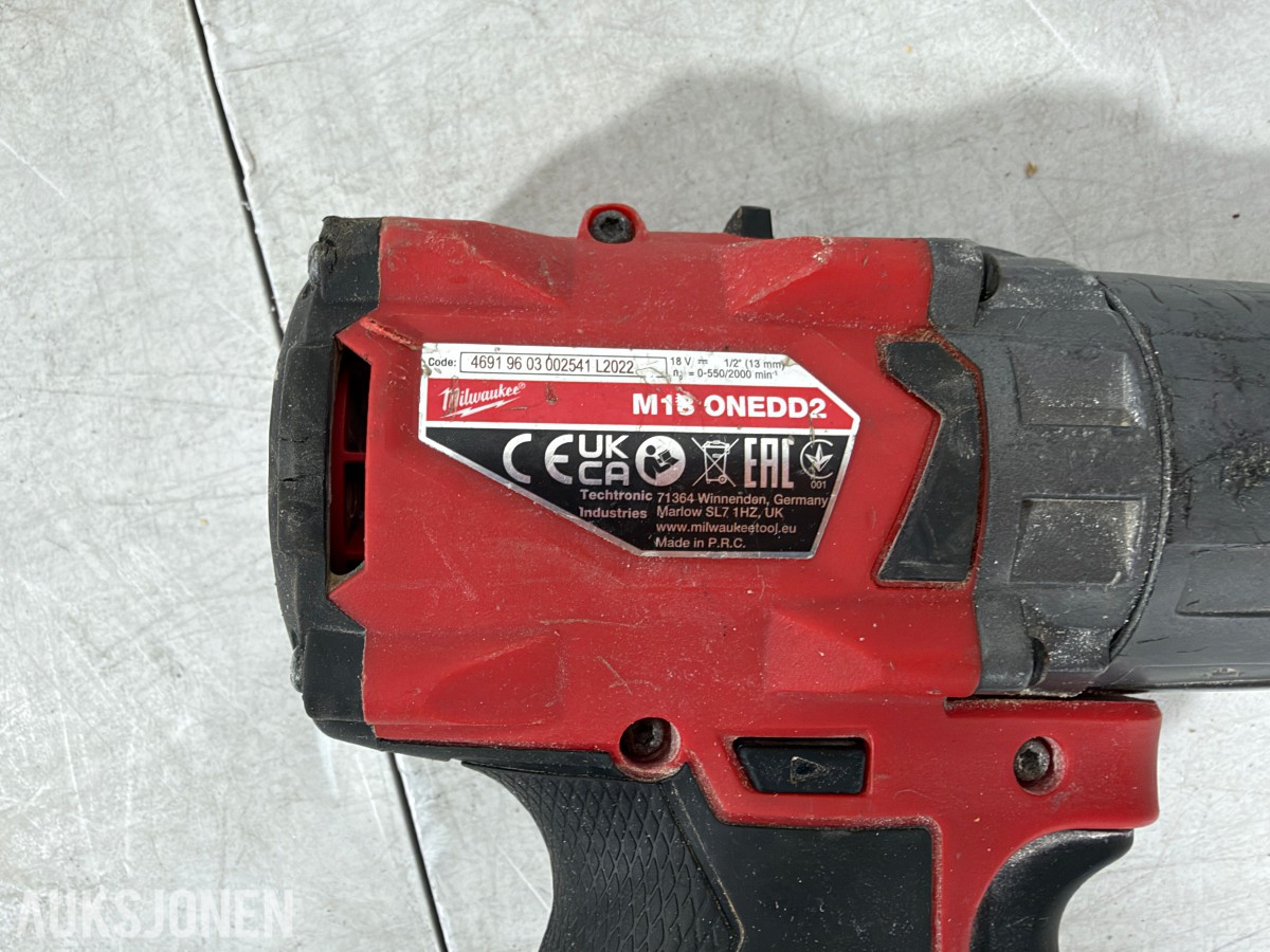 Parti Milwaukee M18/M12 elektroverktøy med batterier og ladere