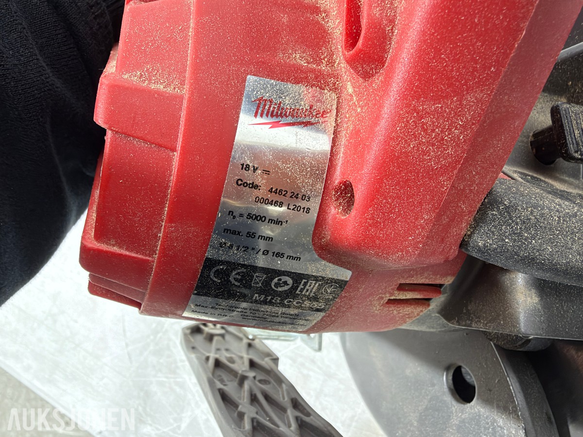 Parti Milwaukee M18/M12 elektroverktøy med batterier og ladere