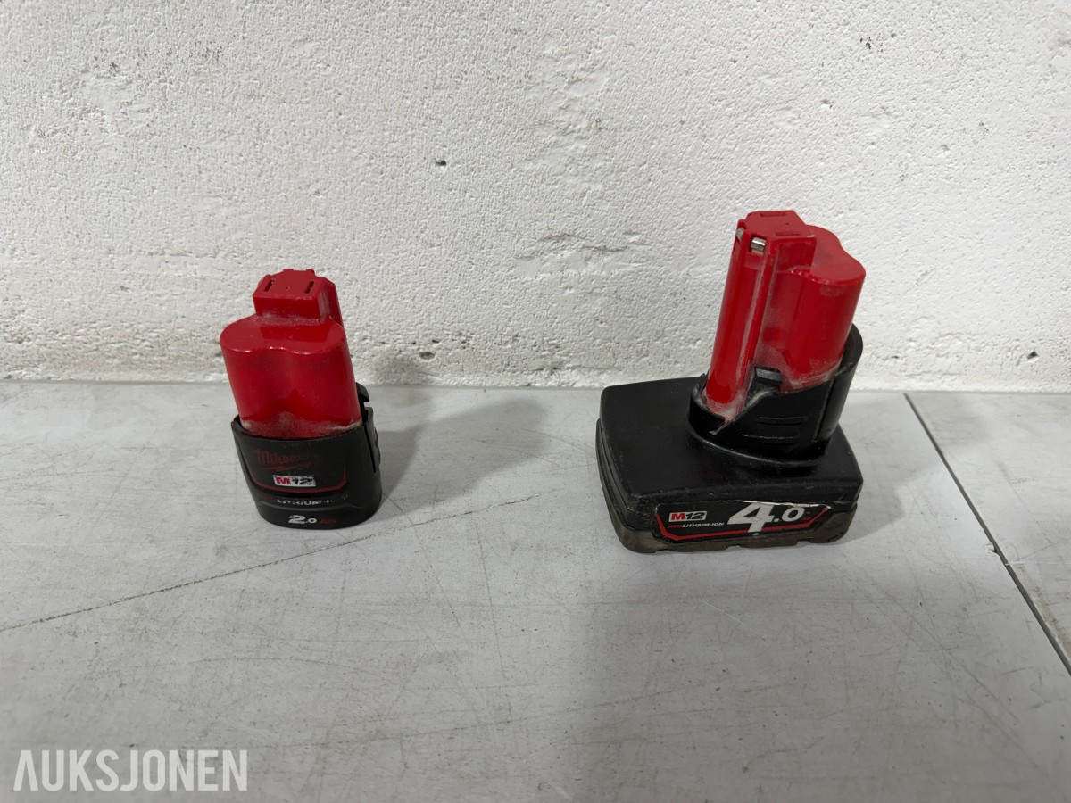 Parti Milwaukee M18/M12 elektroverktøy med batterier og ladere