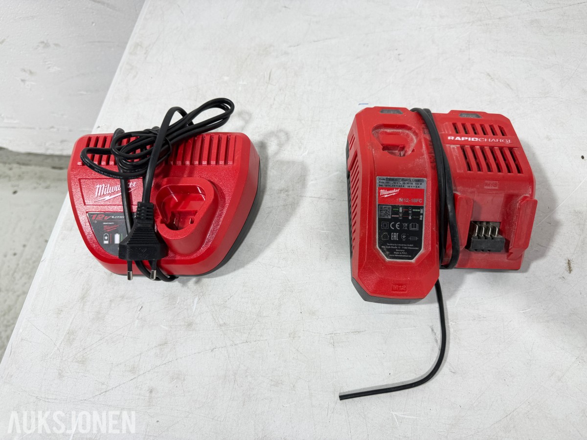 Parti Milwaukee M18/M12 elektroverktøy med batterier og ladere