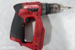 Parti Milwaukee M18/M12 elektroverktøy med batterier og ladere