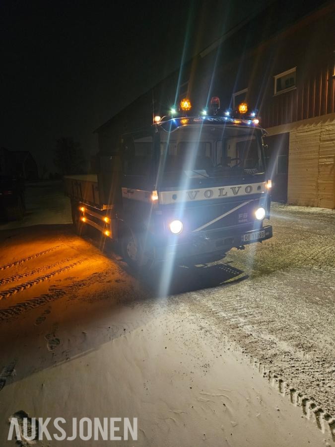 1984 Volvo F610 4X2-Planbil