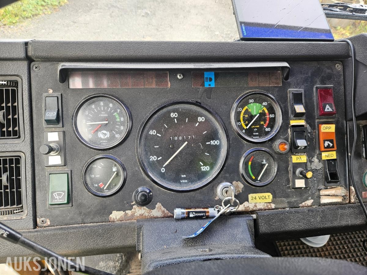 1984 Volvo F610 4X2-Planbil