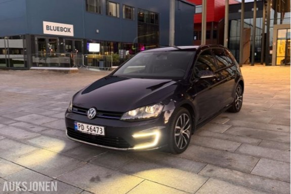 2016 Volkswagen GOLF GTE 1.4 150hk AUTOMAT ADAPTIV CRUISEKONTROLL S+V DEKK EU OK 04.2028    121035km