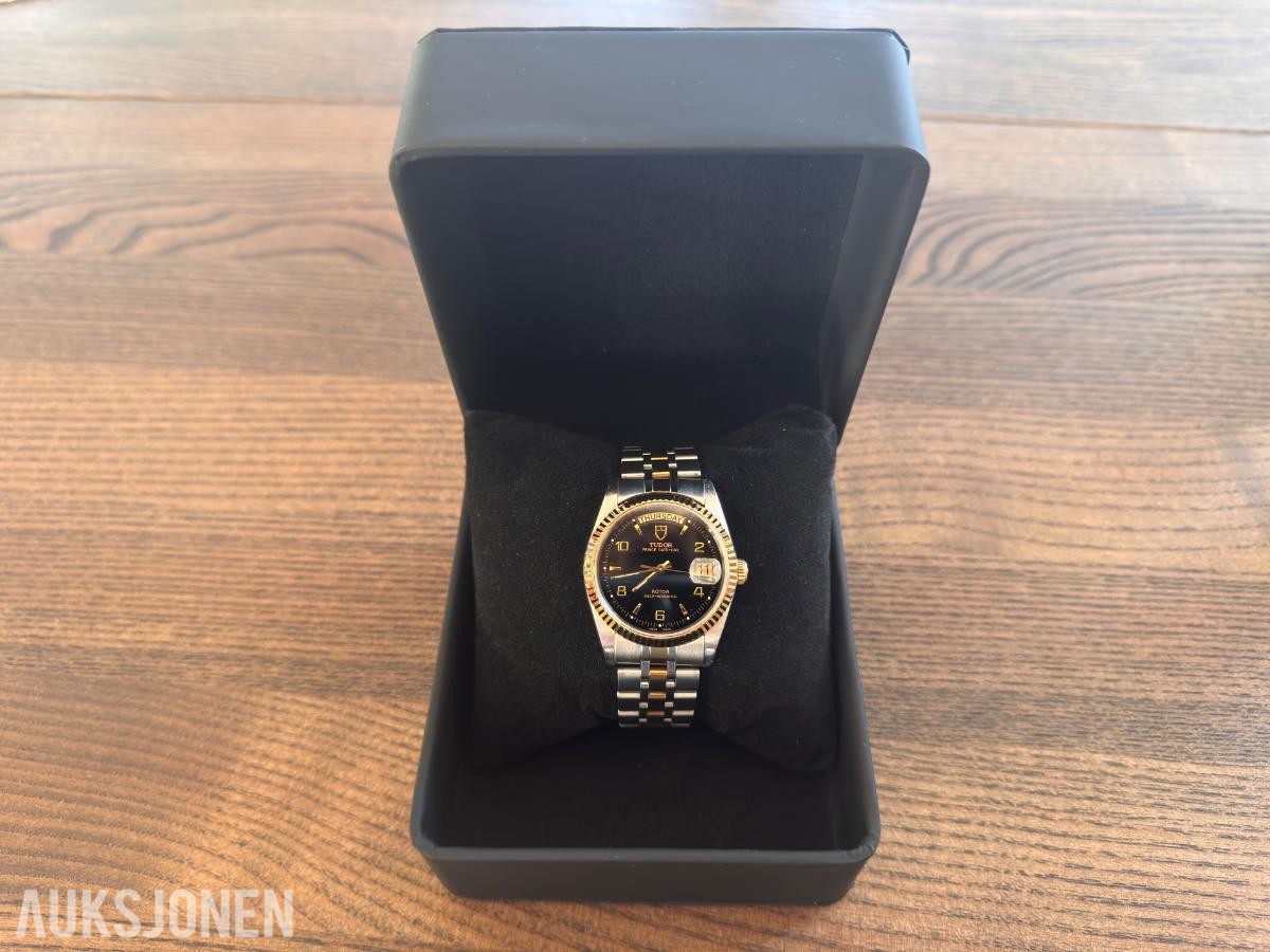 Tudor Prince Date+ Day