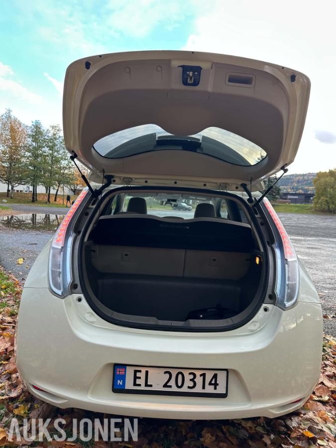 2013 Nissan Leaf Cruisekontroll, Ryggekamera, Navigasjon, S+V DEKK