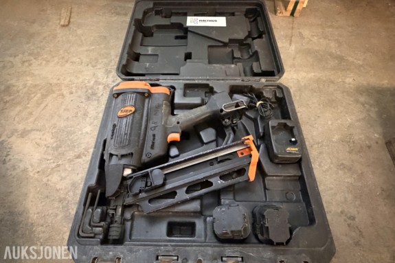 2 stk Spikerpistoler - TJEP FH 21/90 GAS 2G Duplex - Senco FinishPro 35Mg - Kofferter og tilbehør