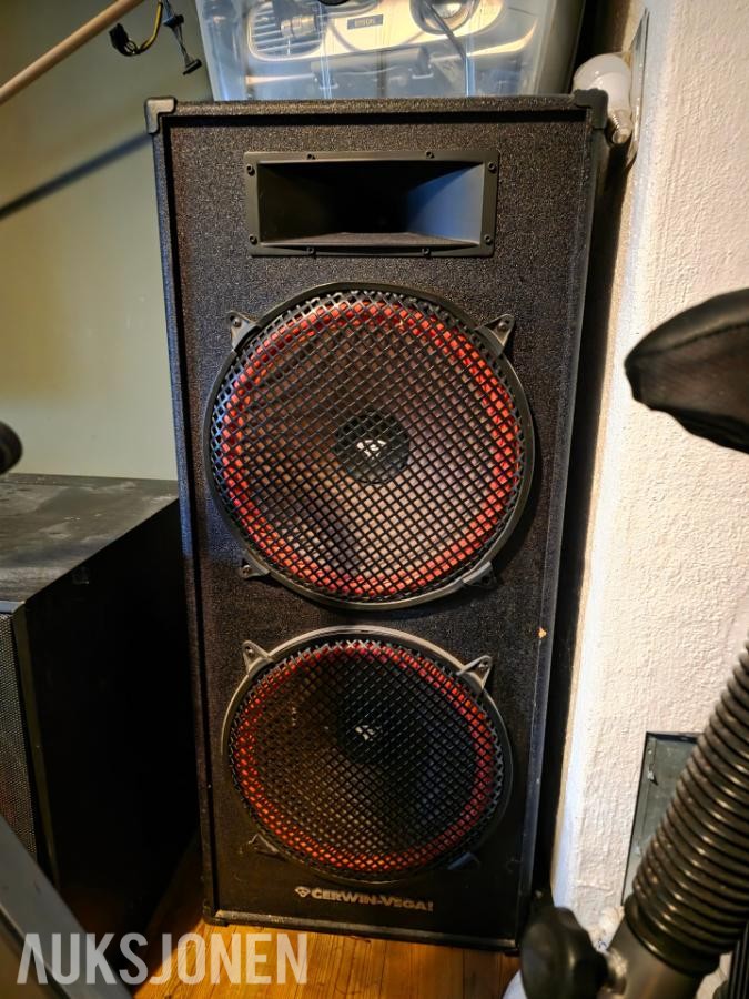 2000  Cerwin vega  HP 215 - pakke
