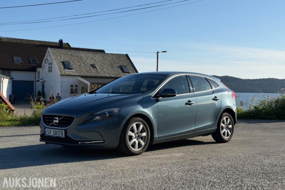2013 VOLVO V40 1.6 DIESEL 114HK S+V DEKK EU OK TIL 07.2027