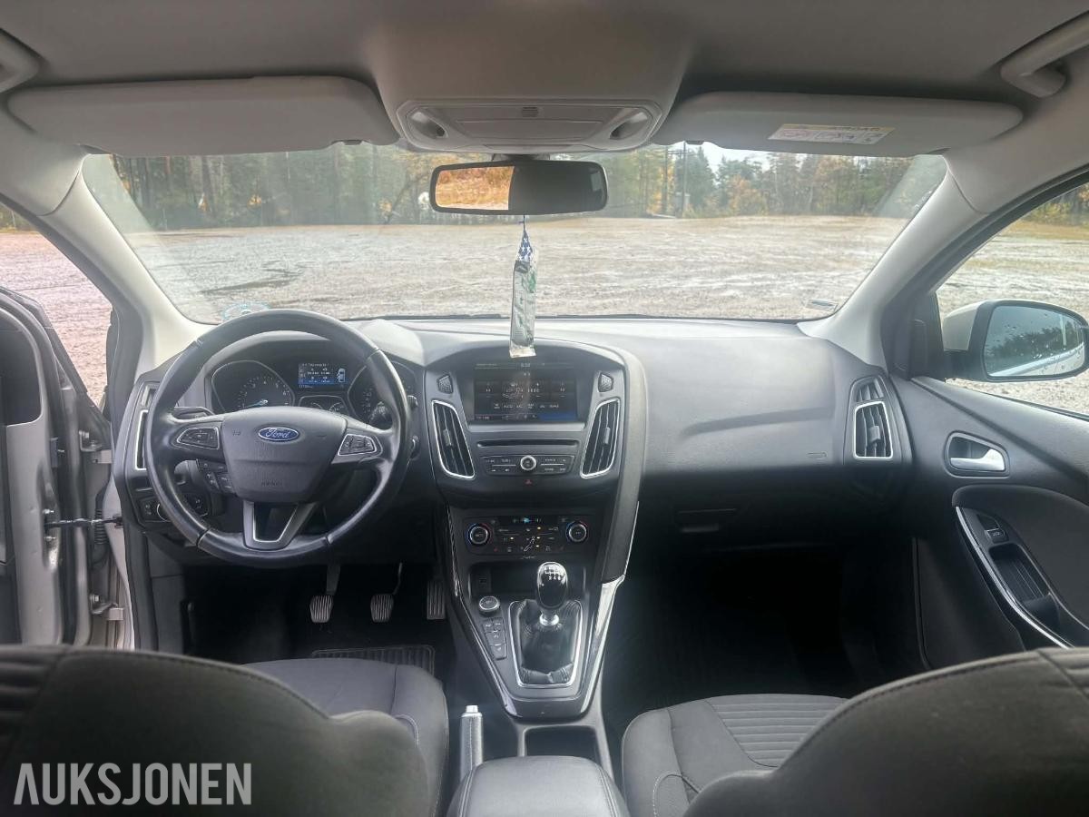 2015 Ford Focus, 1,0 EcoBoost 125hk Cruisekontroll, Navigasjon, S+V dekk