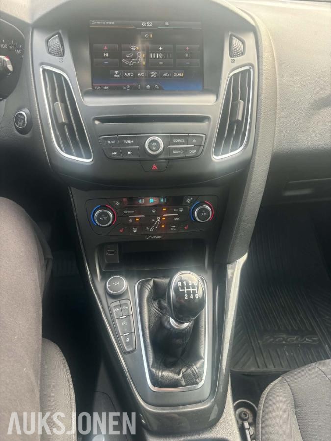 2015 Ford Focus, 1,0 EcoBoost 125hk Cruisekontroll, Navigasjon, S+V dekk