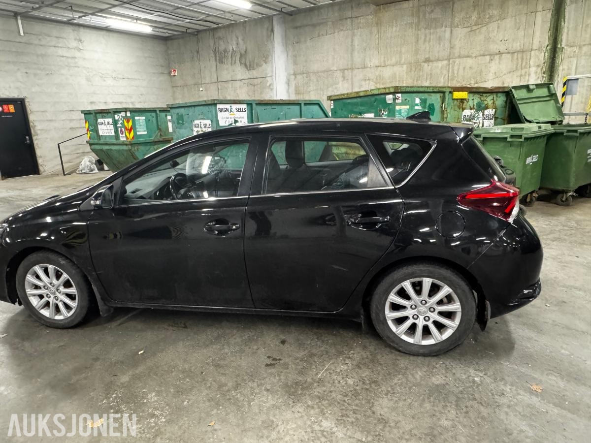 2015 TOYOTA AURIS NAF-TEST NY CLUTCH LAV KM