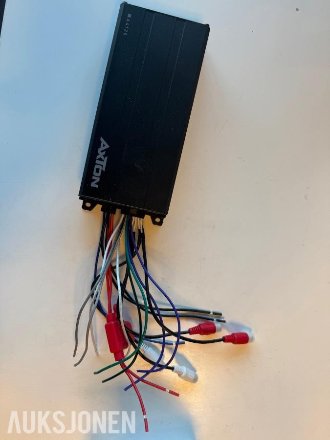 Axton A4120 - Kompakt 4-kanals bilforsterker, 4x60W