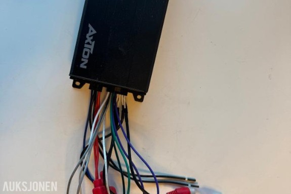 Axton A4120 - Kompakt 4-kanals bilforsterker, 4x60W