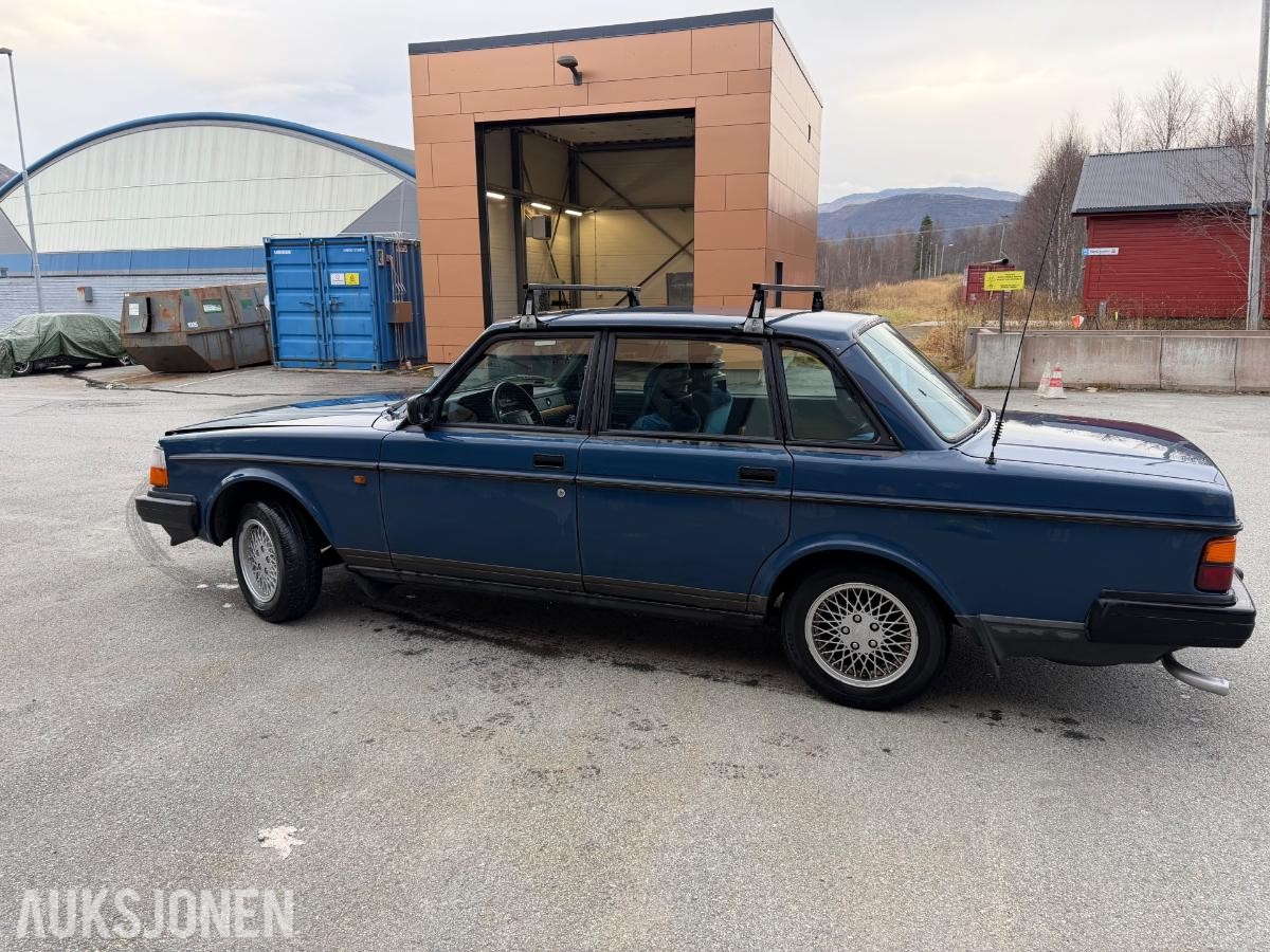 1993 Volvo 240 2.3 Bensin 116HK SE Automat EU 10.2028