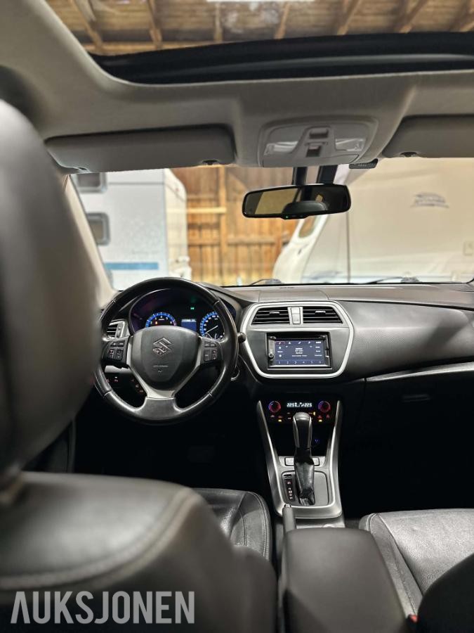 2015 SUZUKI SX4 S-CROSS 1.6 BENSIN 120HK AUTOMAT, RYGGEKAMERA, HENGERFESTE