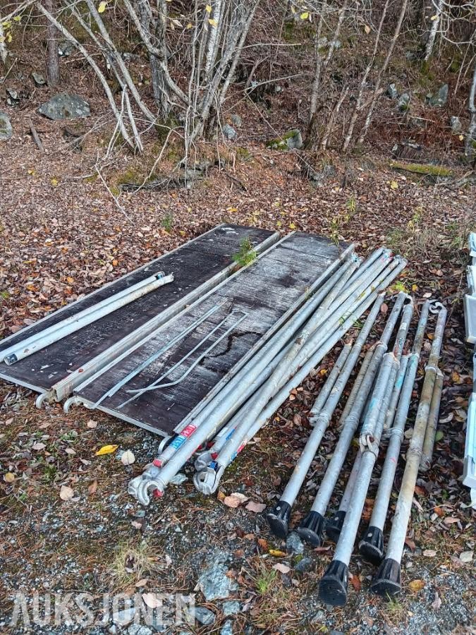 Diverse deler til Custers Stillas