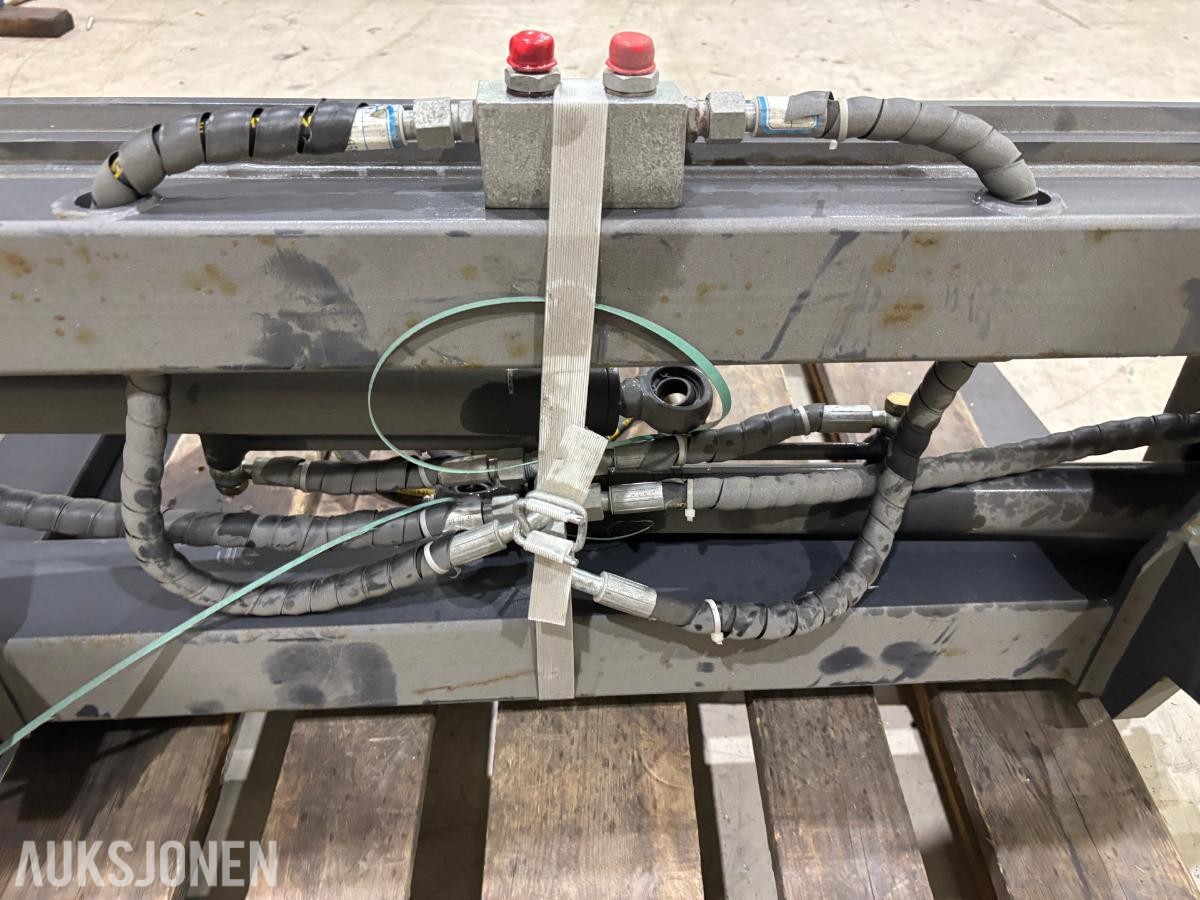2024 Hydraulisk pallegaffel 2,5 tonn med Euro-kobling