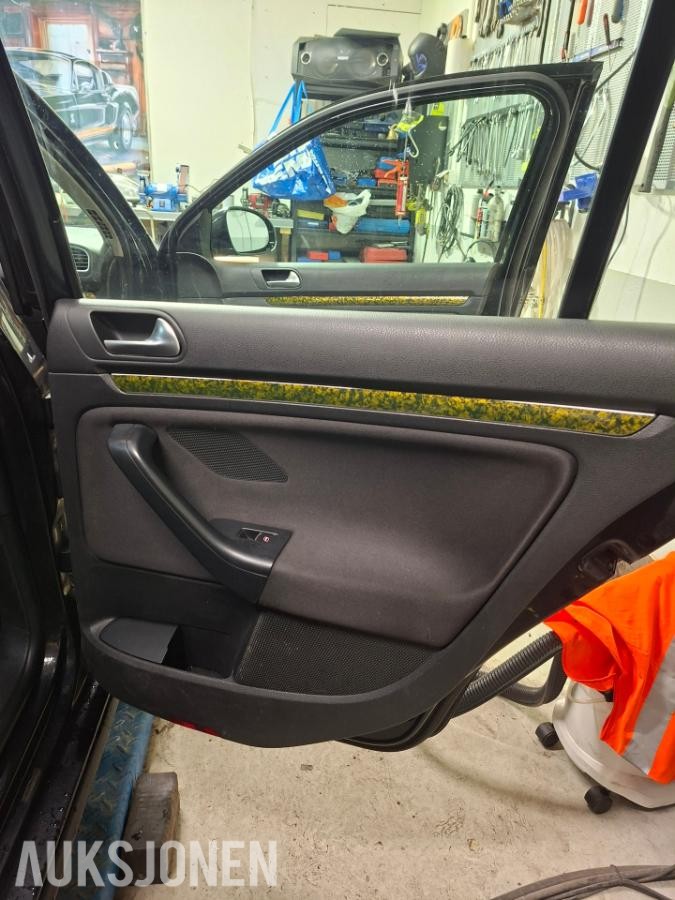 2010 VOLKSWAGEN GOLF 1.6 DIESEL 105HK HENGERFESTE EU OK TIL 07.2028