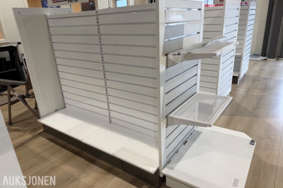 8 stk. Butikkinnredning / Reoler (H.1550 mm, B. 800 mm, L. 1850 mm)