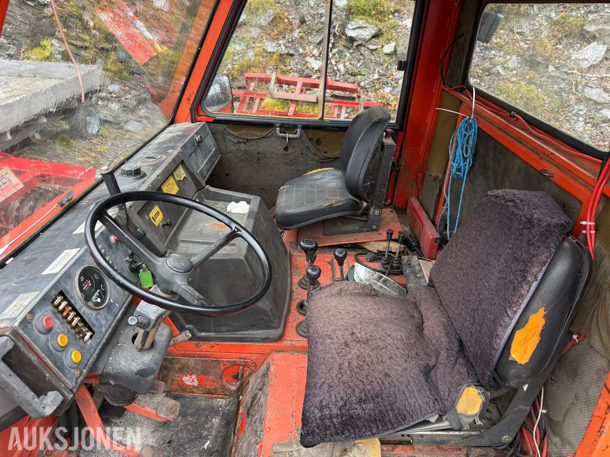 1988 Reform Muuli 600 traktor