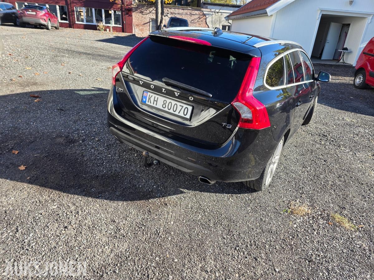 2011 VOLVO V60 T3 1.6 BENSIN 150HK REPARASJONSOBJEKT 