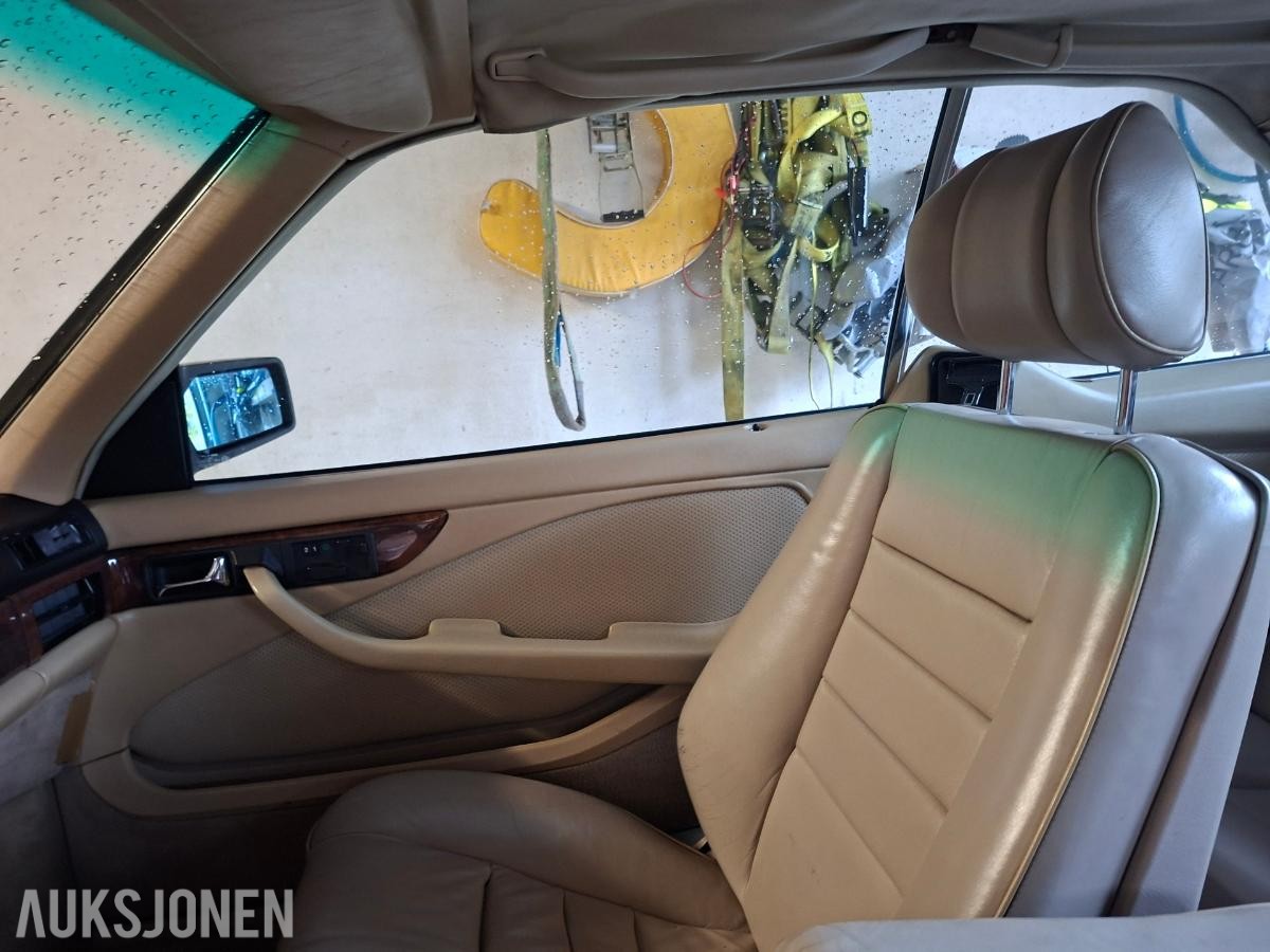 1986 Mercedes-Benz S-Klasse  5.5  279hk takluke skinn eu ok 07.2027       216000km
