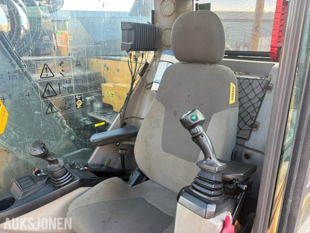 2016 Volvo ECR145EL tilrotator s-60 feste 3-skuffer