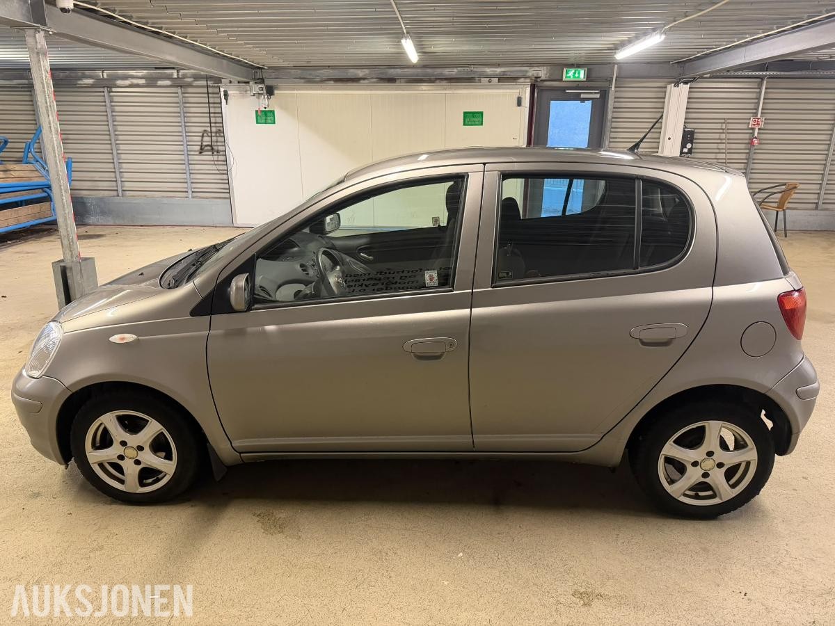 2004 Toyota Yaris 1.3 Bensin 87HK 122800km EU ok til 02.2027