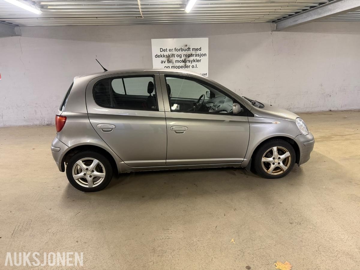 2004 Toyota Yaris 1.3 Bensin 87HK 122800km EU ok til 02.2027
