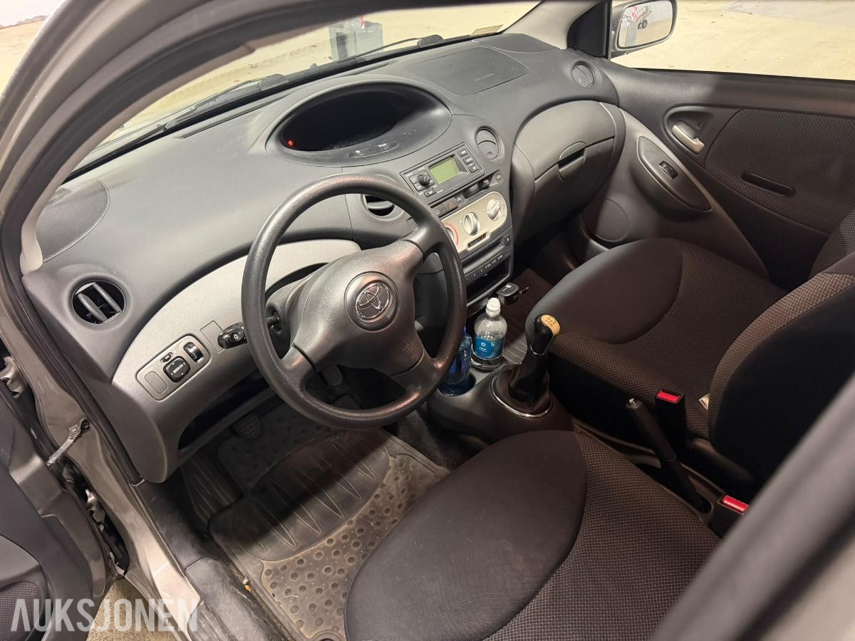 2004 Toyota Yaris 1.3 Bensin 87HK 122800km EU ok til 02.2027