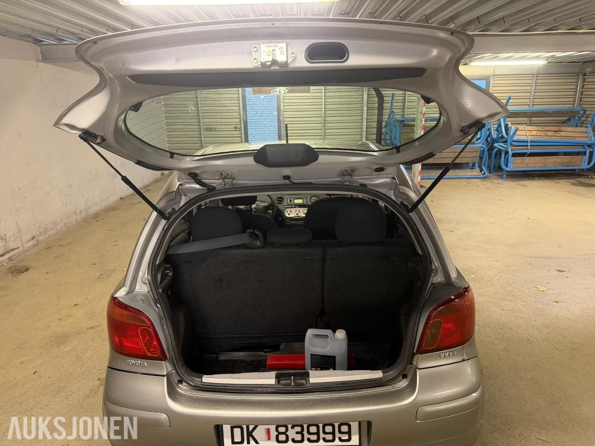 2004 Toyota Yaris 1.3 Bensin 87HK 122800km EU ok til 02.2027