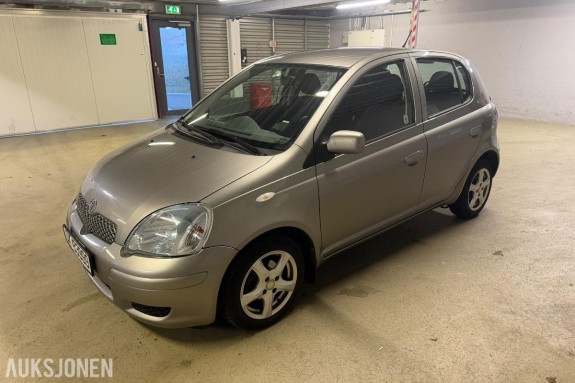 2004 Toyota Yaris 1.3 Bensin 87HK 122800km EU ok til 02.2027