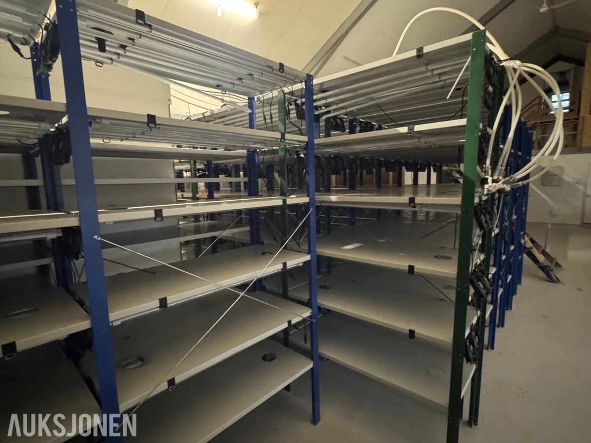 Hyllereoler i stål med Ledlys vifter og vanningsopplegg