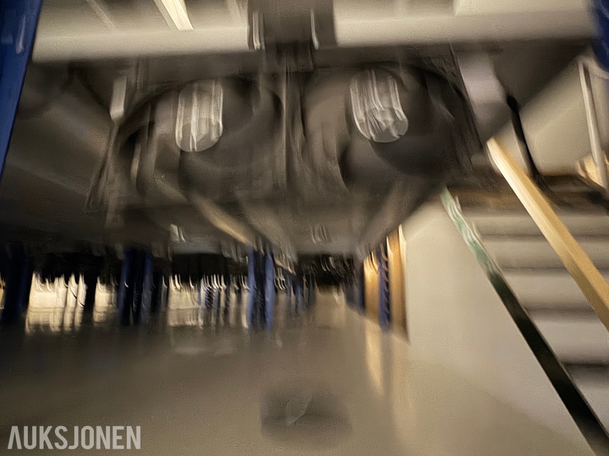 Hyllereoler i stål med Ledlys vifter og vanningsopplegg