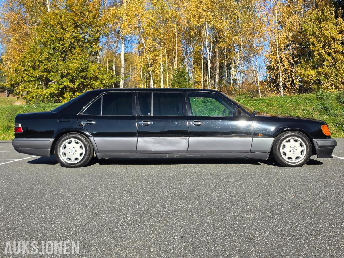 1995 Mercedes-Benz E200D Limousin