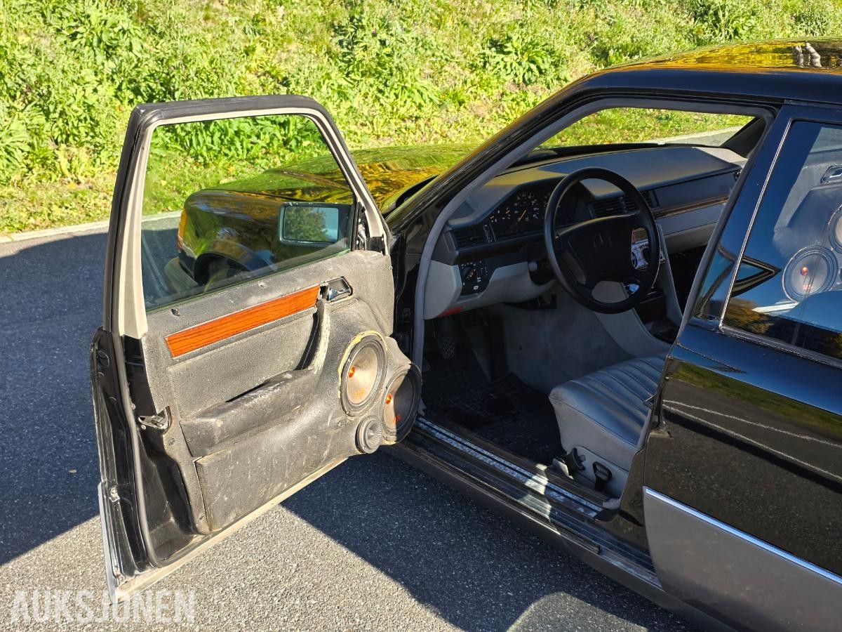 1995 Mercedes-Benz E200D Limousin