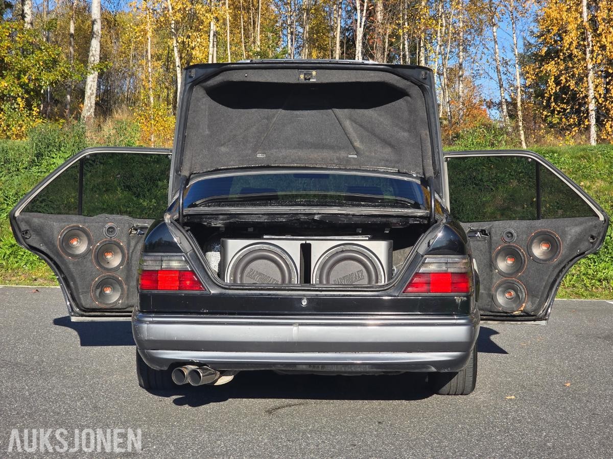 1995 Mercedes-Benz E200D Limousin