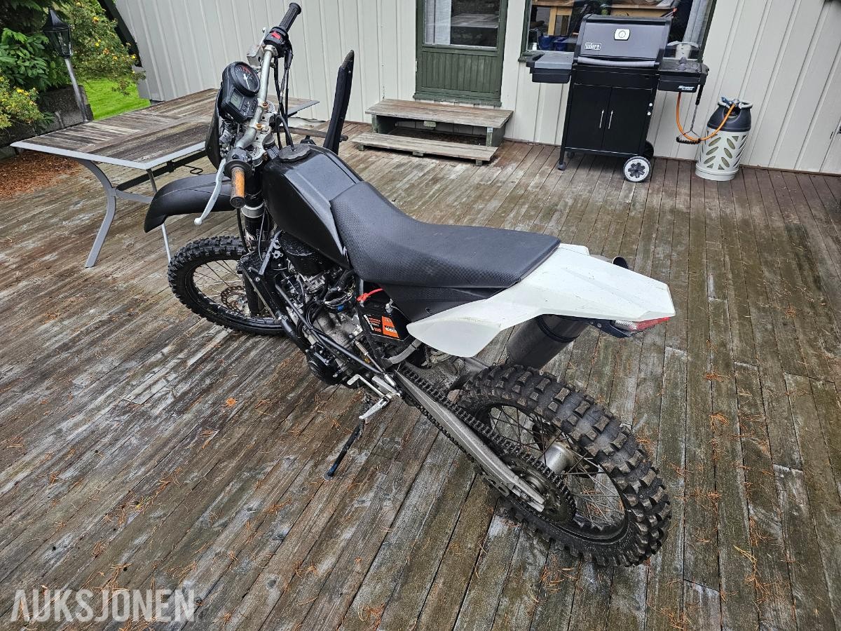 2000 Yamaha R1 Cross *Ingen minstepris*
