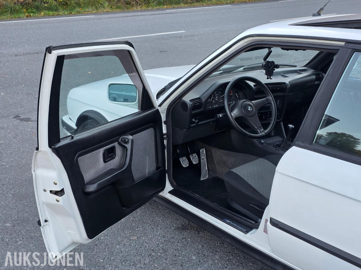1991 BMW E30 324TD Touring 