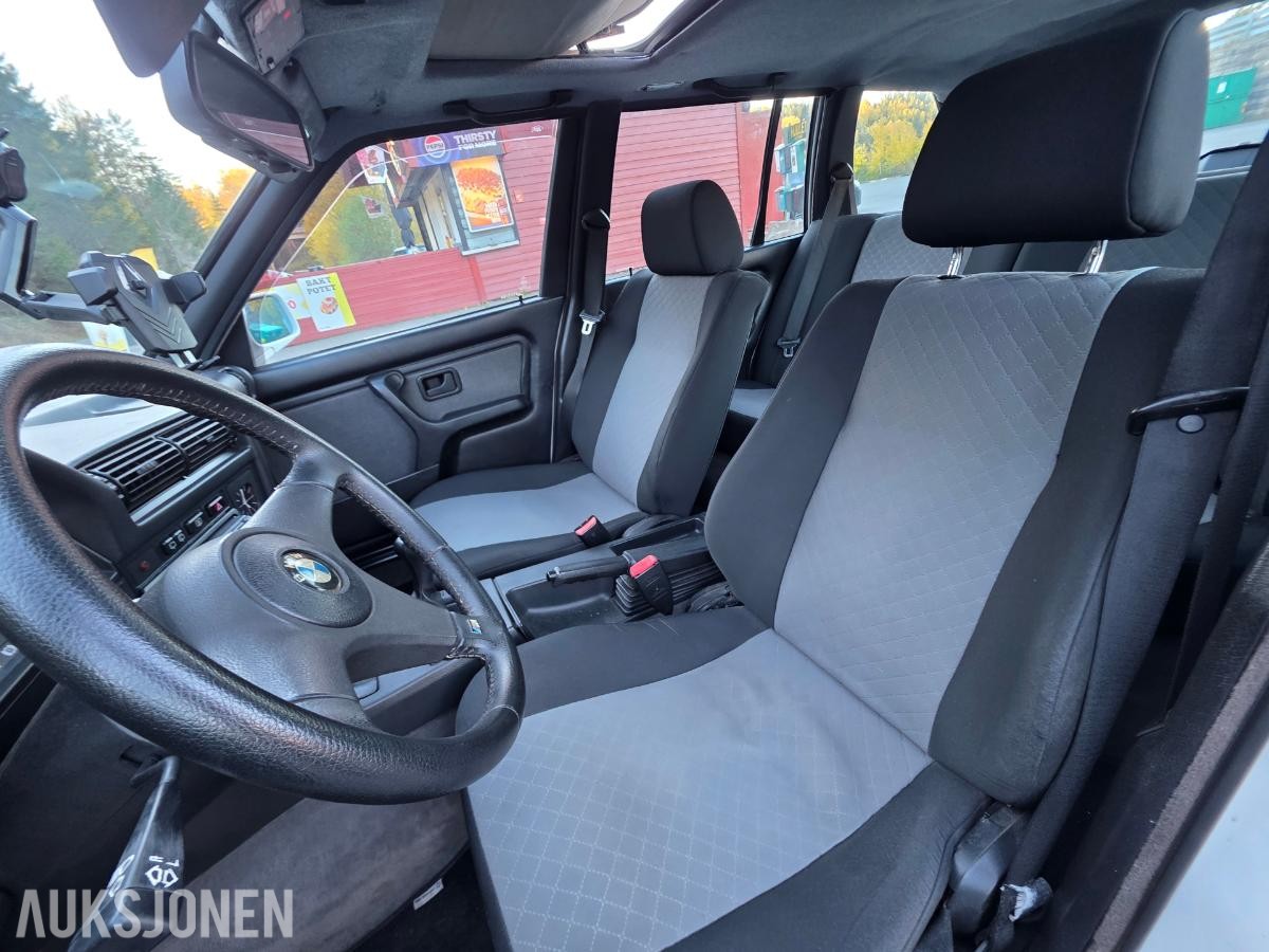 1991 BMW E30 324TD Touring 
