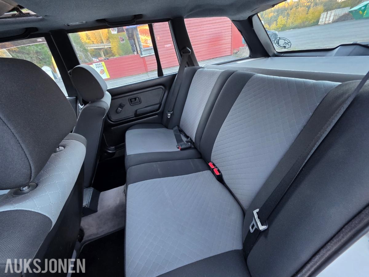 1991 BMW E30 324TD Touring 