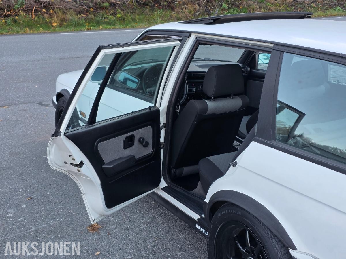 1991 BMW E30 324TD Touring 
